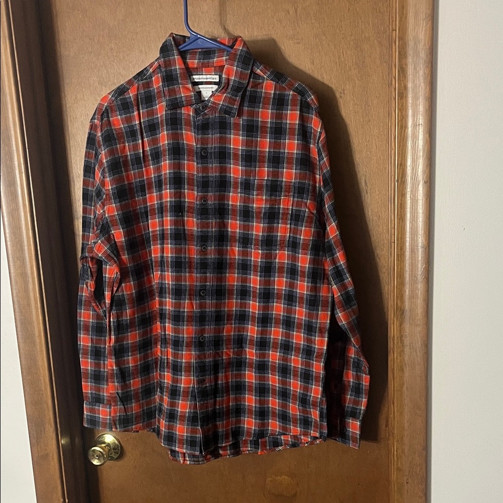 Amazon Essentials Men’s Long Sleeve Plaid Flannel Shirt Red Black Large